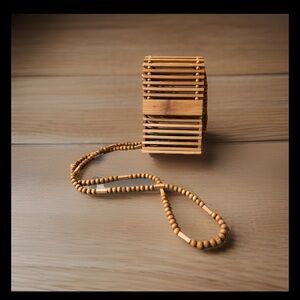 Bamboo Wooden Beaded Shoulder Bag with Slatted Design: Boho Chic